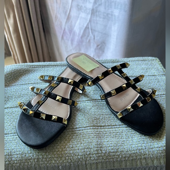Black new rock stud style sandals/slippers. W40 - Picture 2 of 4